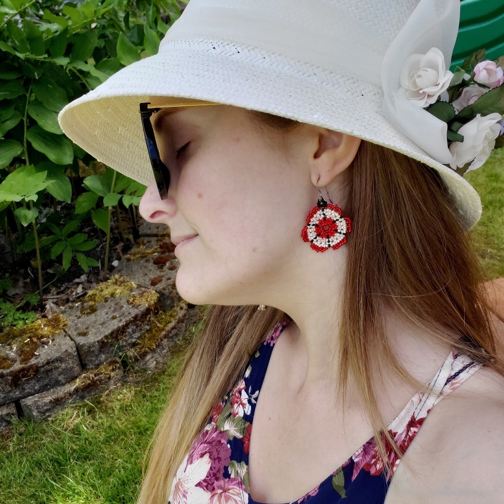 SALE 🏳‍🌈 PRIDE Handmade Rainbow Flower Earrings - Picture 3 of 3